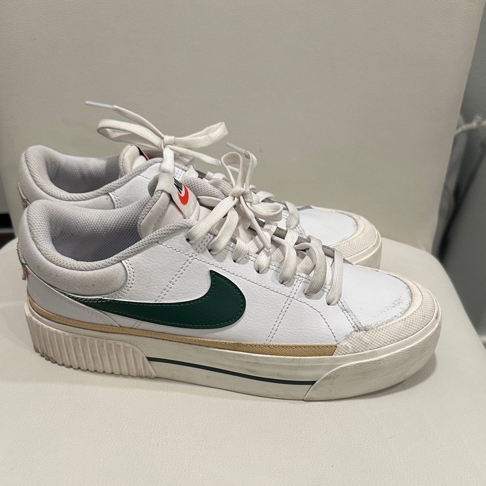 Nike Women’s Court Legacy